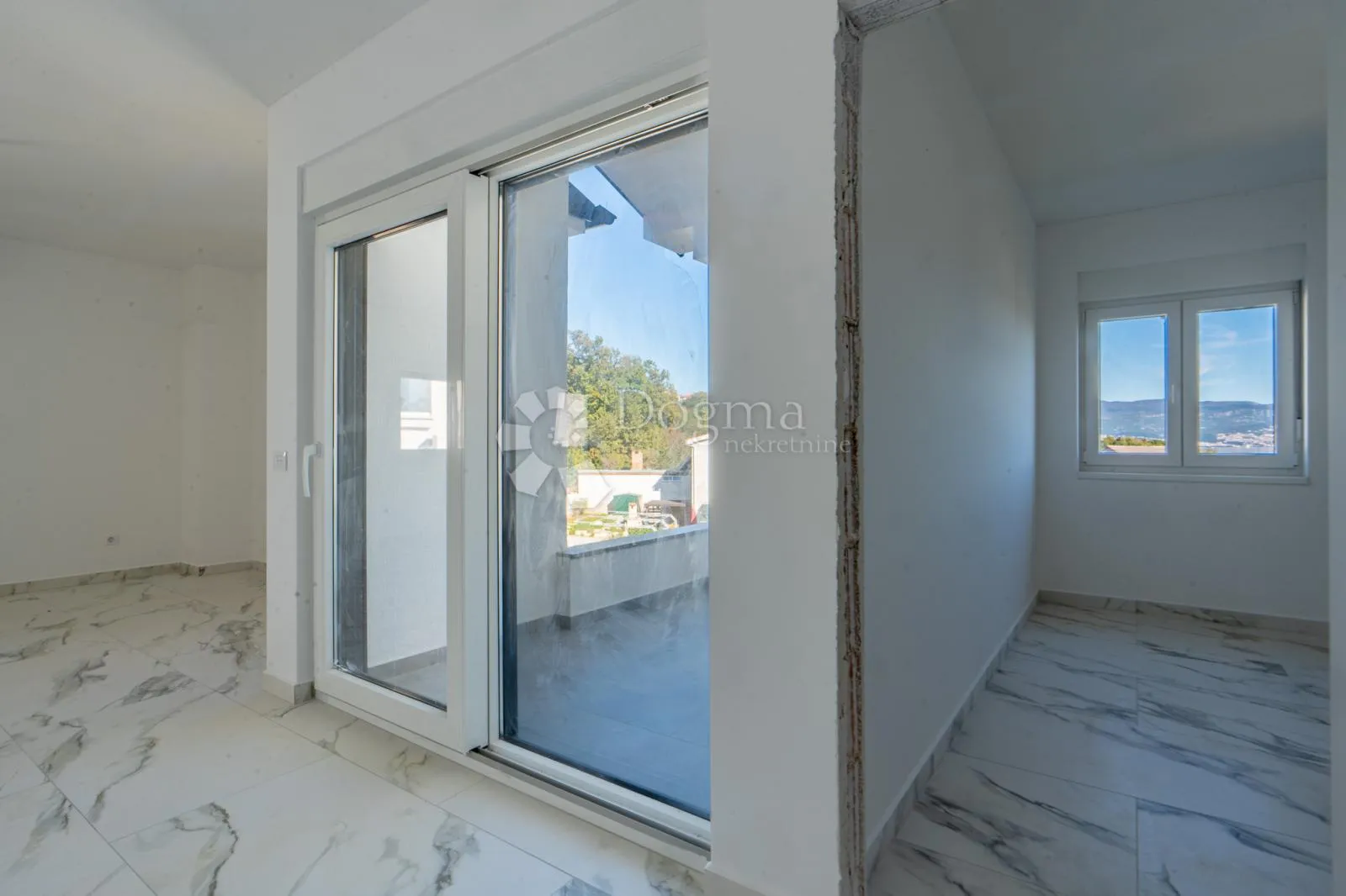 apartman u novogradni - uvala soline - slika 4