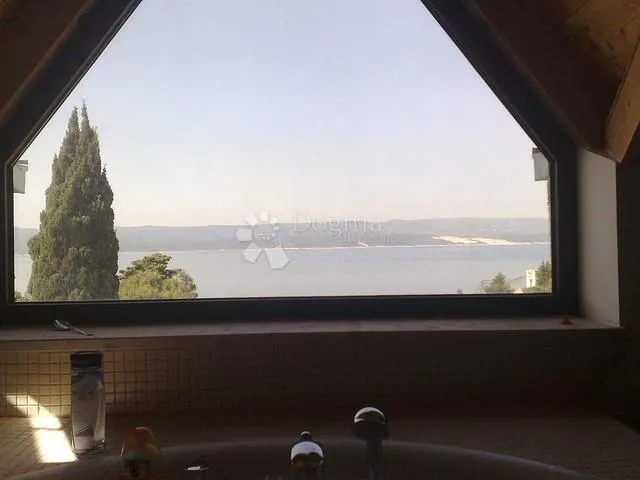 marušići - dvije kuće s bazenom i otvorenim pogledom na more !!! - slika 12