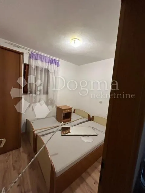 dva apartmana u privatnoj kući - slika 4