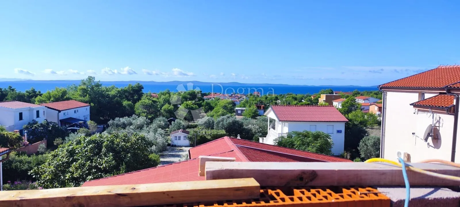 stan u prizemlju novogradnje 92m2, sa dvorištem 95m2, na otoku viru - slika 9