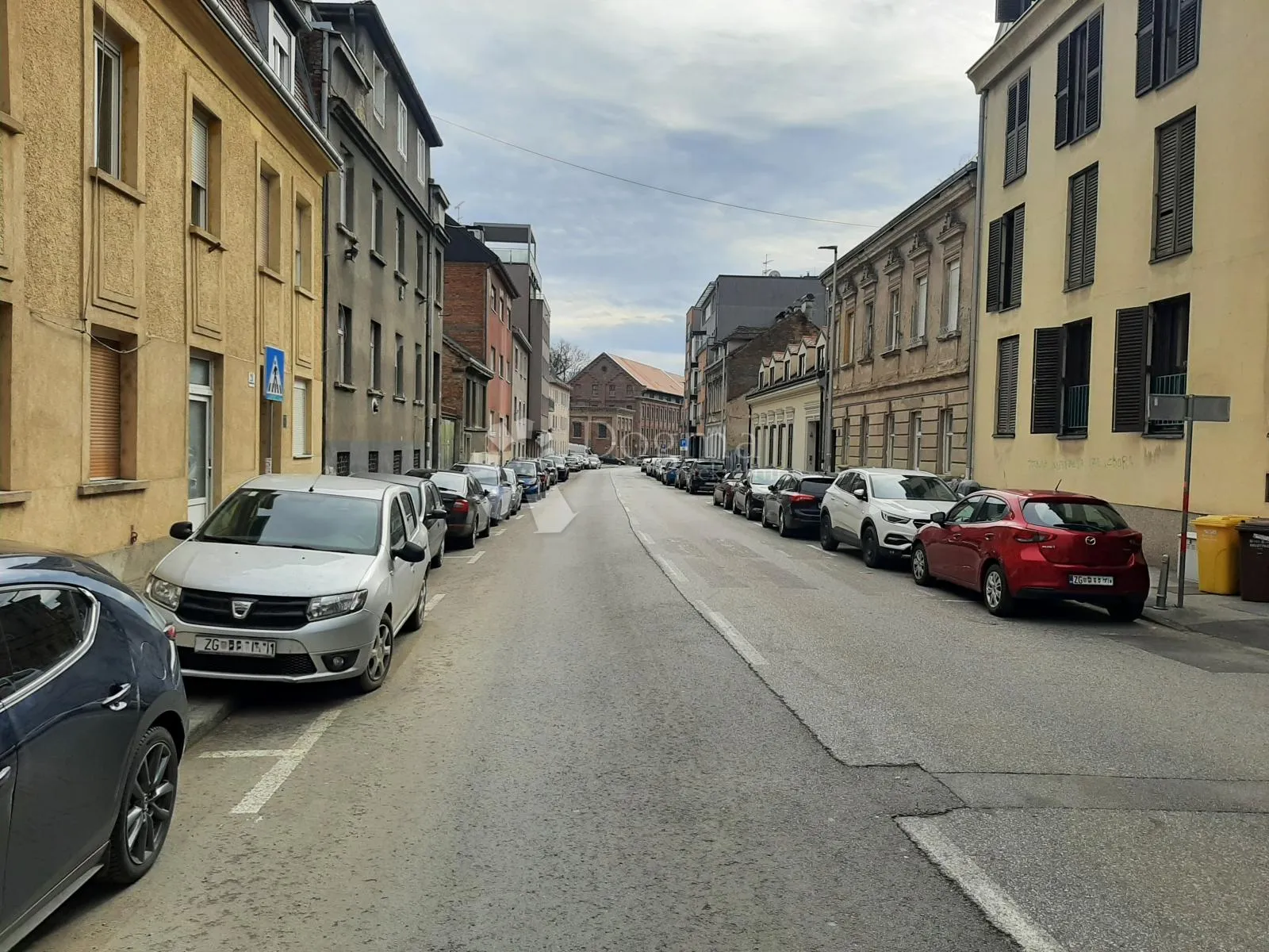 ulični lokal 16 m² - medvedgradska, centar - zakup/najam - slika 1