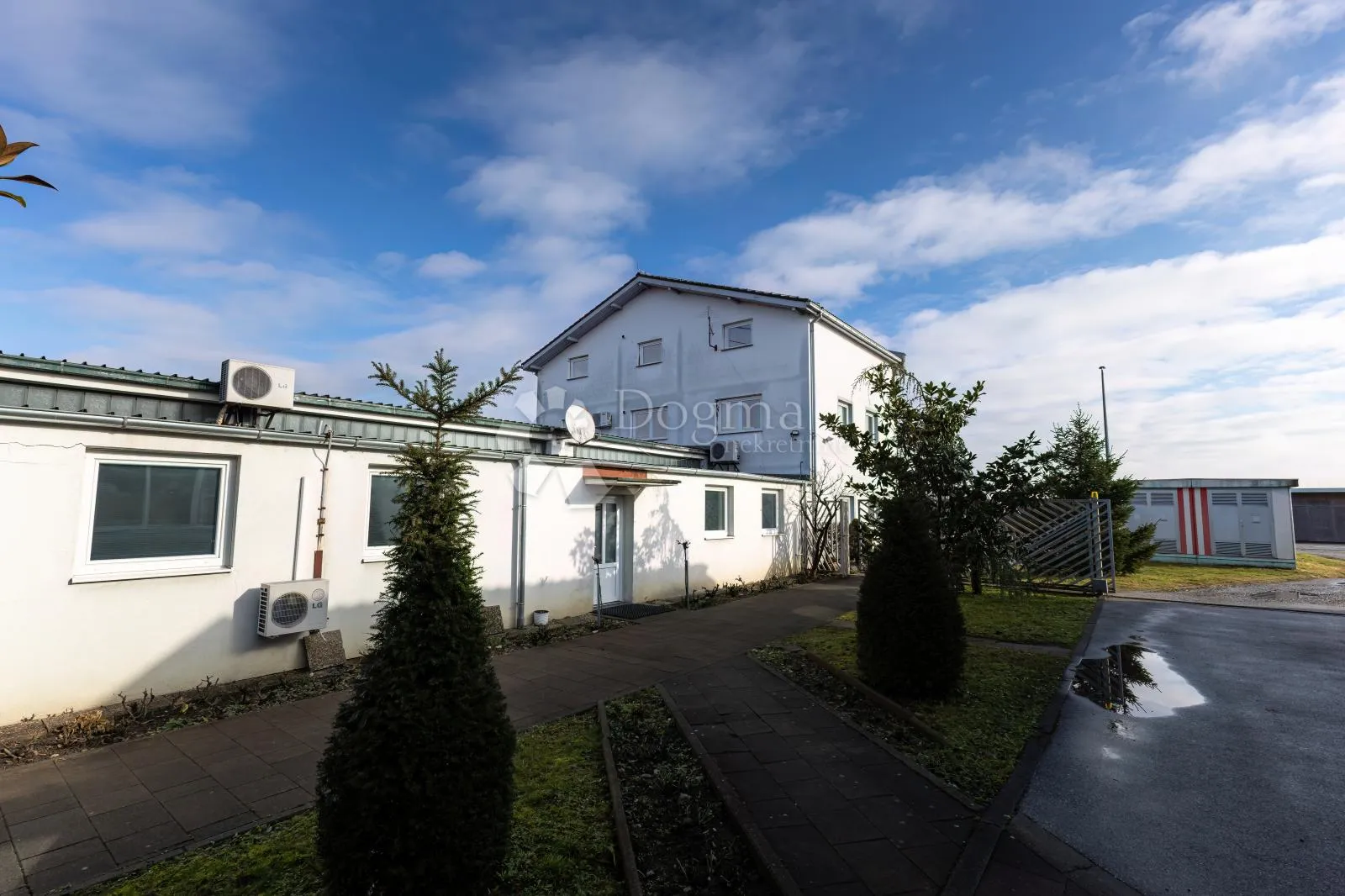 prodaje se poslovna zgrada – 1572 m² + dvorište 1236 m² - slika 25