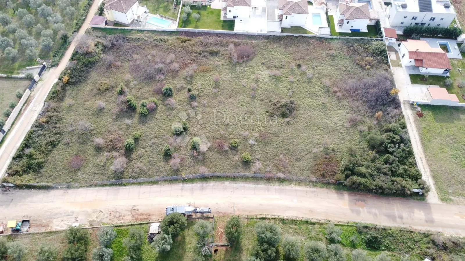 rijetkost na tržištu! zemljište 8.388 m2 s komunalijama i pogledom na more-istra - slika 3