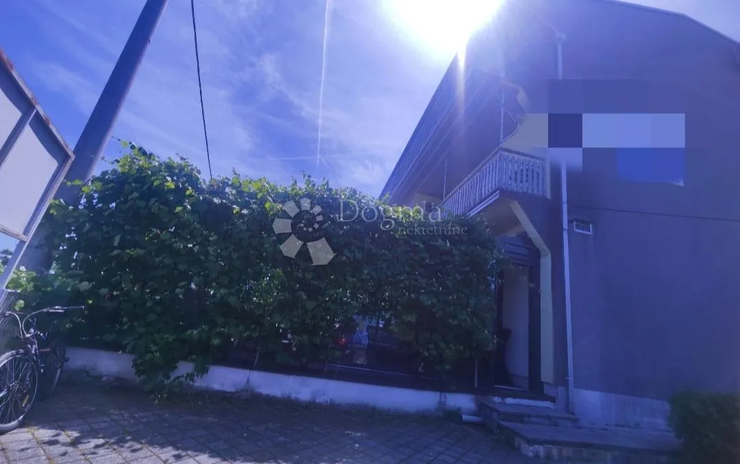 hotel na zlatnoj lokaciji - slika 41