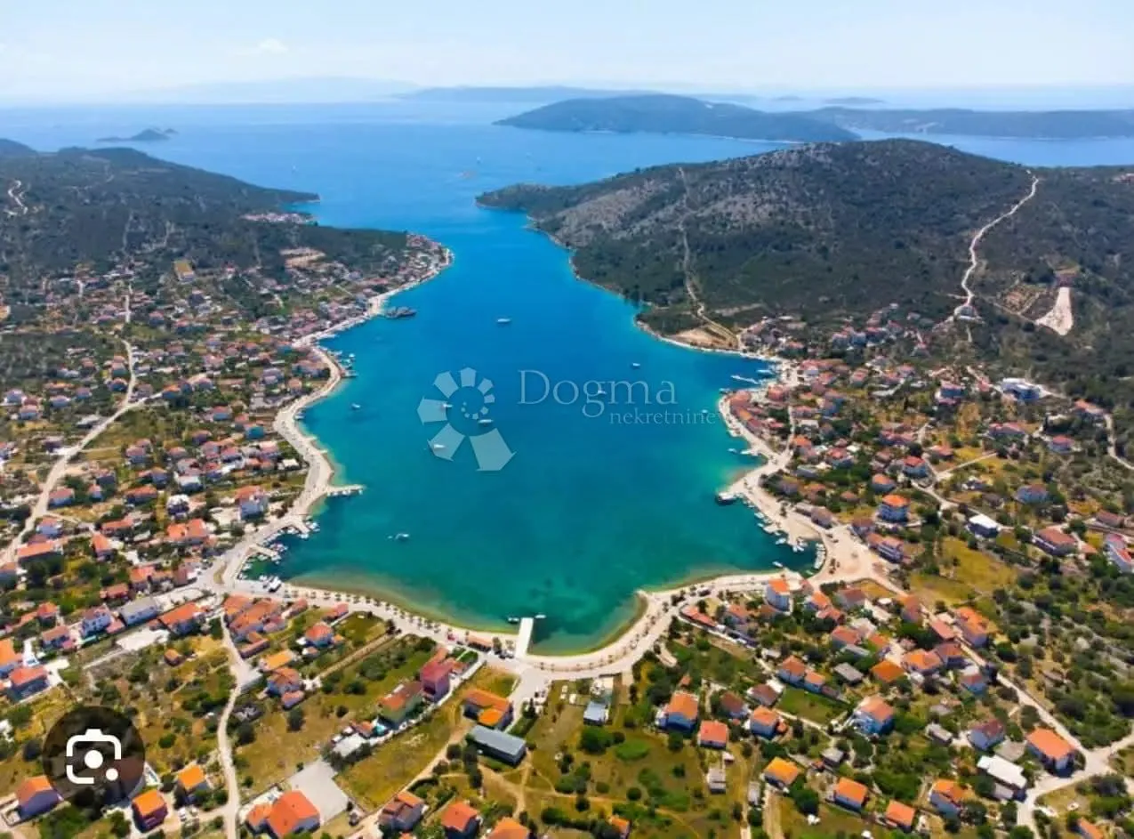 građevinsko zemljište u vinišću 300m od mora! - slika 6