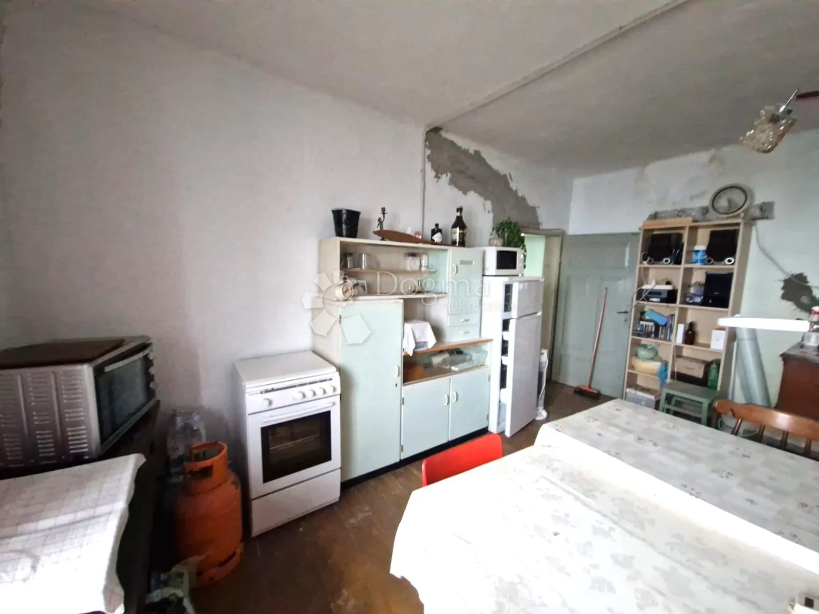 planinska kuća s velikom okućnicom - slika 8