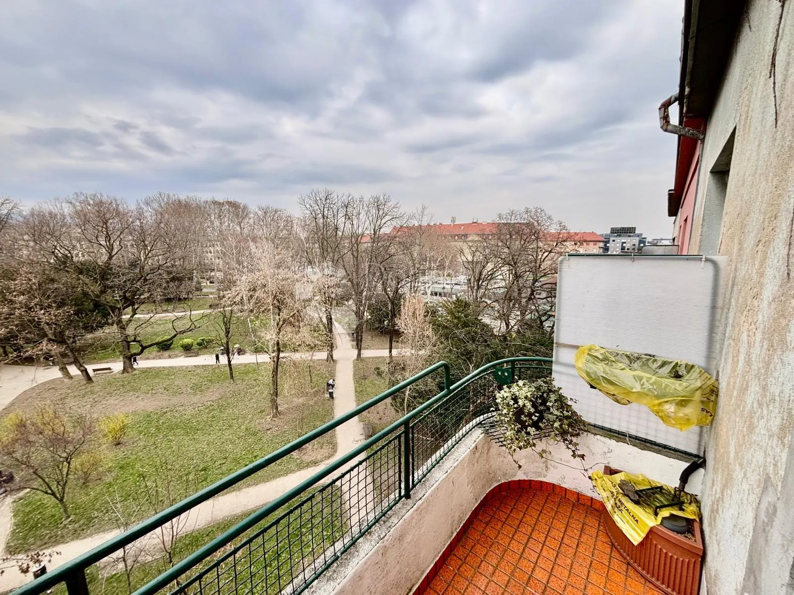 stan na trgu petra krešimira iv – 2 balkona - slika 12