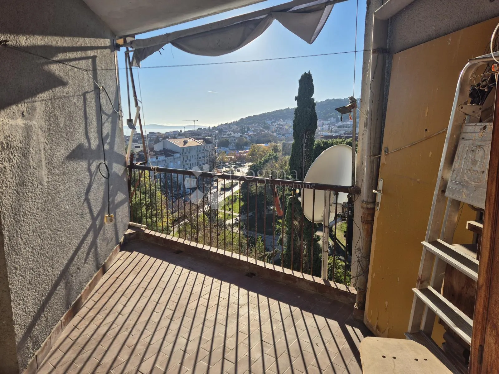 stan: lovret 58m2 sa 30m2 terase - slika 3