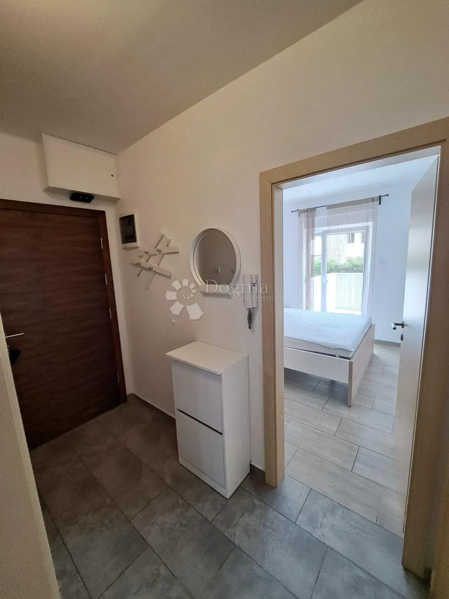 impresivni stan s dvije terase, jacuzzijem i parkirnim mjestom - slika 18