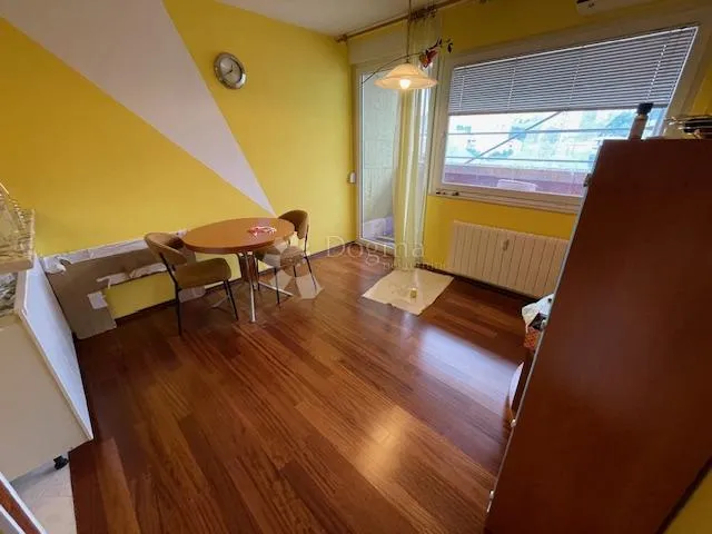 turnić-65m2,2s+db,balkon pogled na more - slika 3