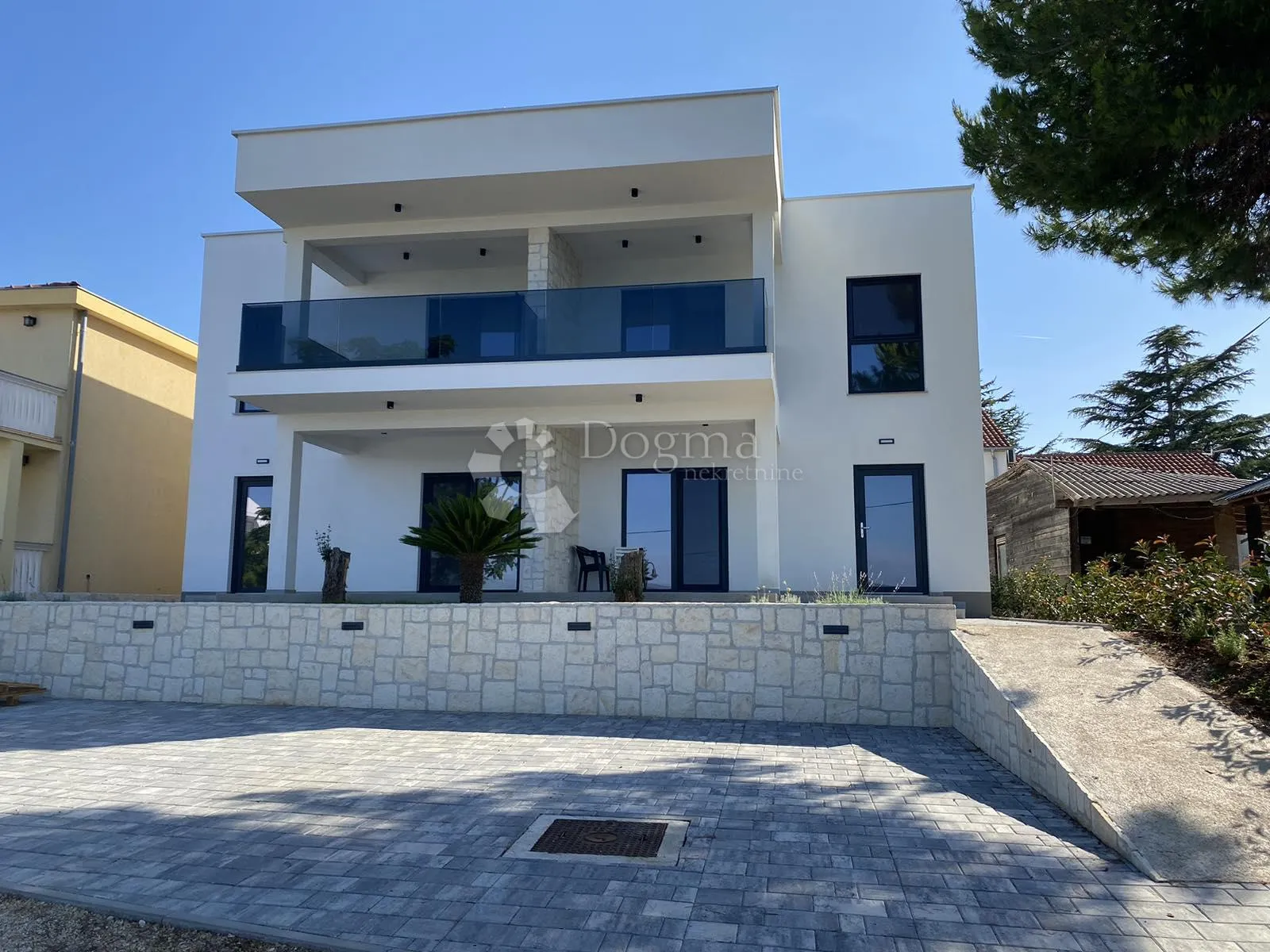 pašman - kuća u novogradnji prvi red do mora - slika 2