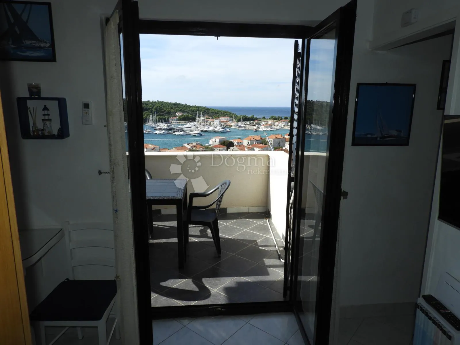 rogoznica - apartmanska kuća sa spektakularnim pogledom - slika 13
