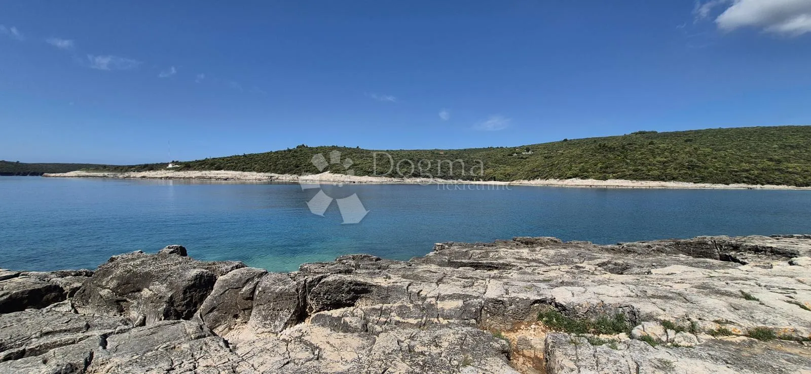 poljoprivredno zemljište s pogledom na more - 250 m od plaže - slika 14