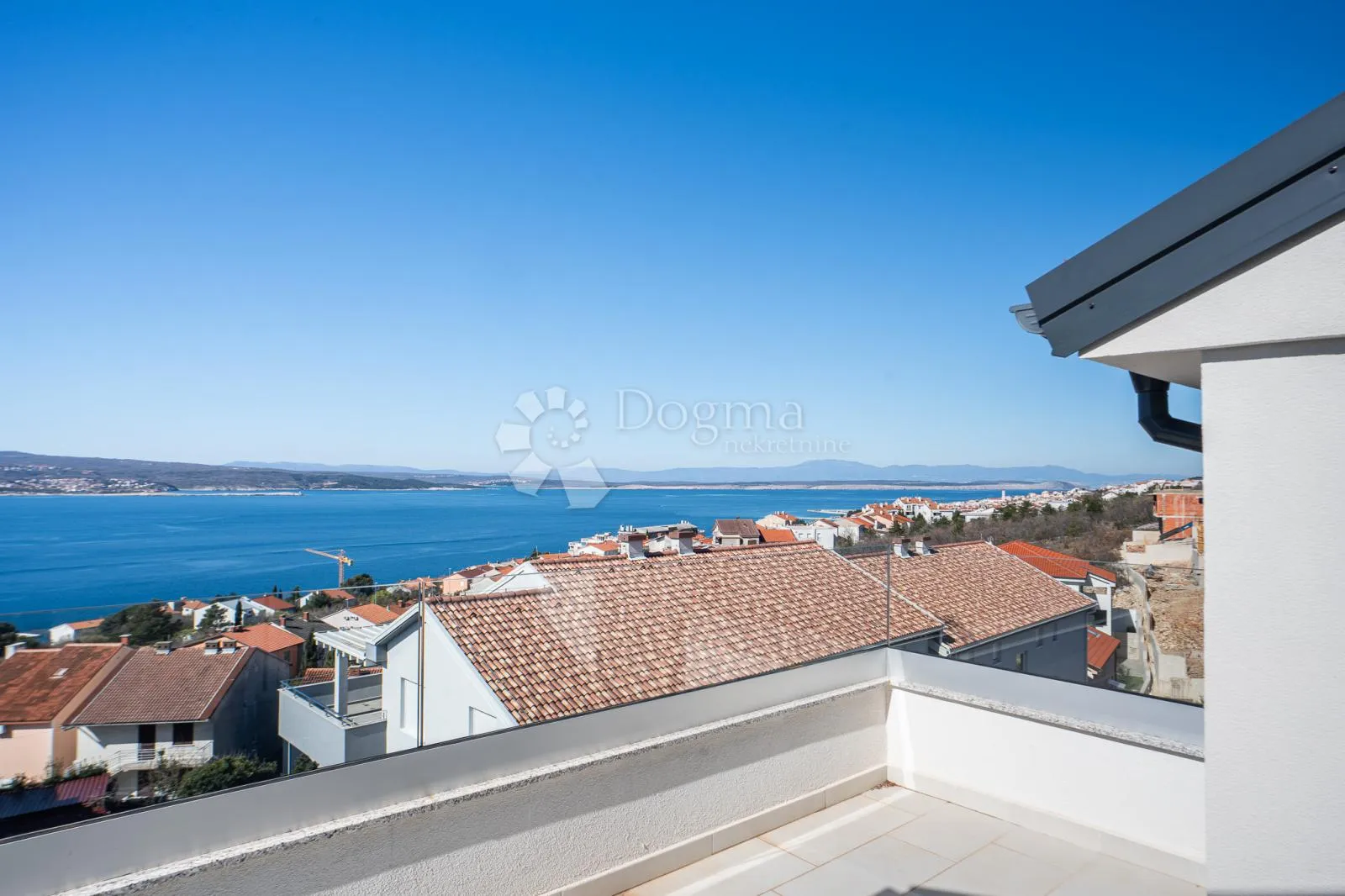 odličan penthouse u blizini mora - slika 6
