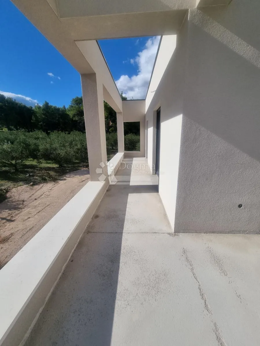 vodice - moderna villa s bazenom - slika 14