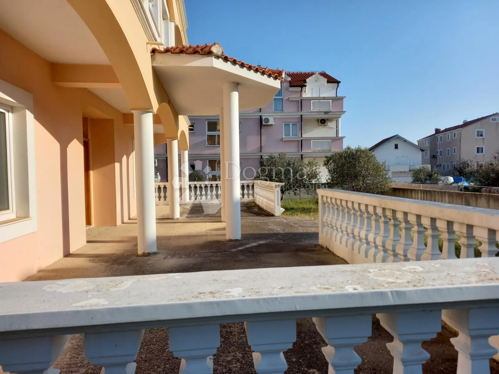 vodice - kuća 800 m2 odlična prilika - slika 9