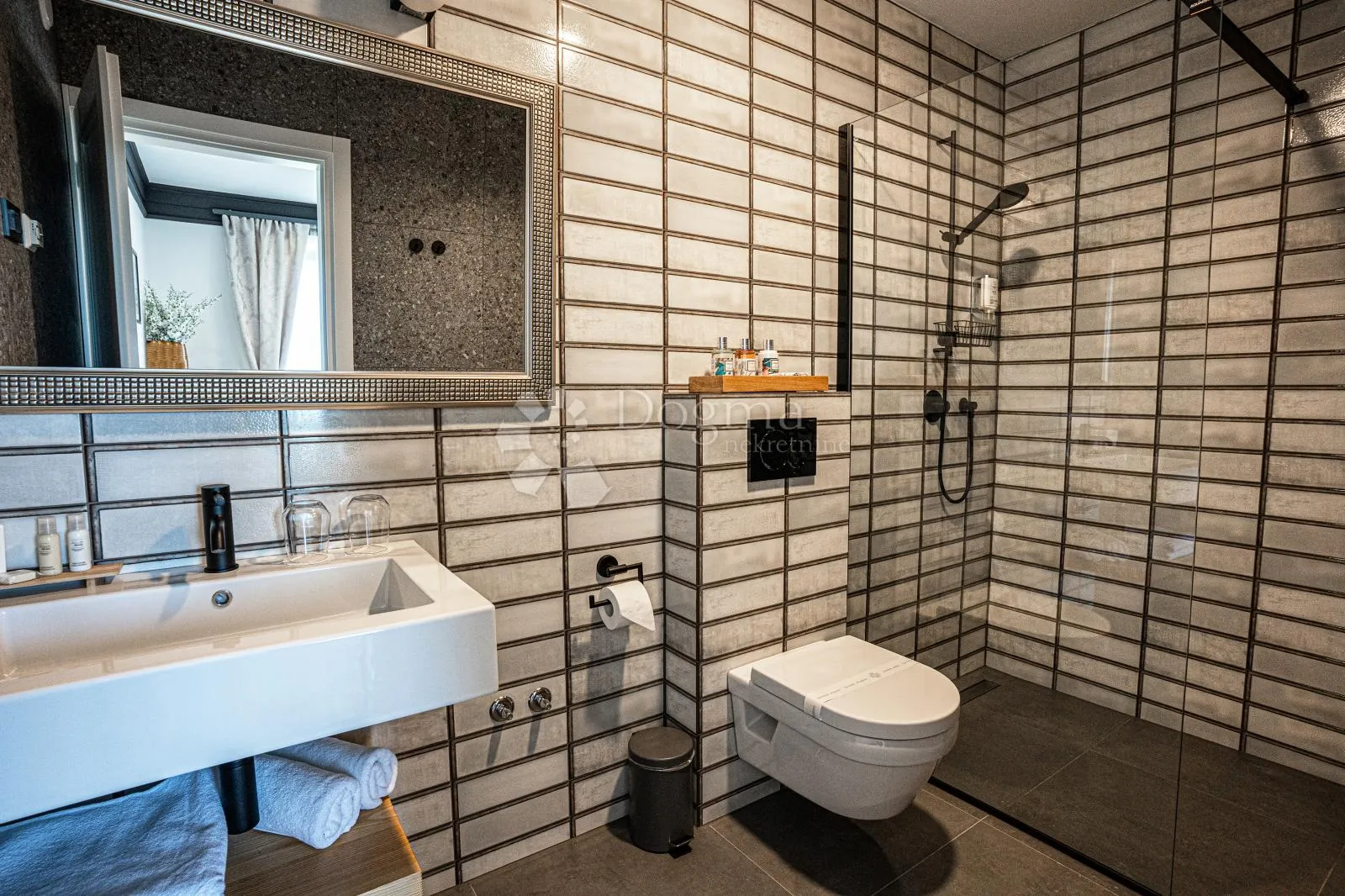 renomirani restoran s boutique hotelom na brežuljku - slika 28
