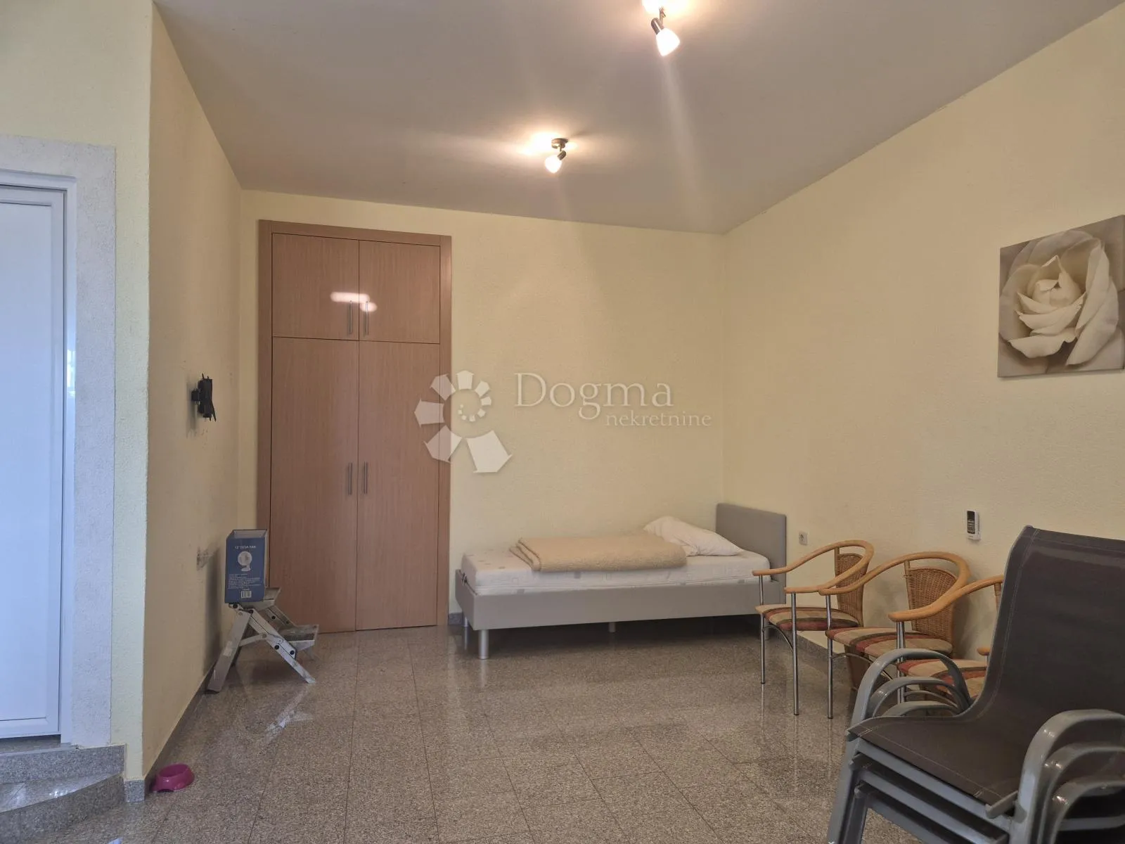 stambeno-poslovni objekt u okolici poreča 208m2 - slika 4