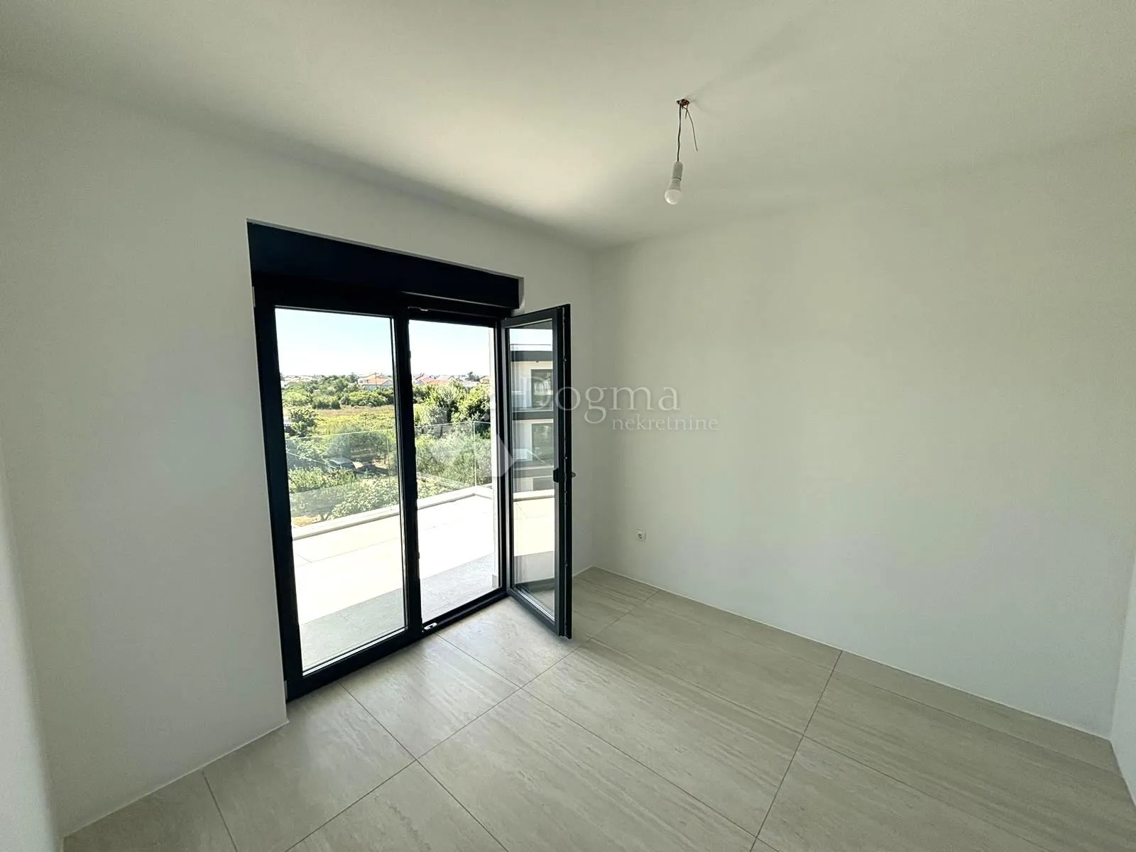 penthouse nadomak mora i s impresivnim terasama i s uporabnom dozvolom - slika 19