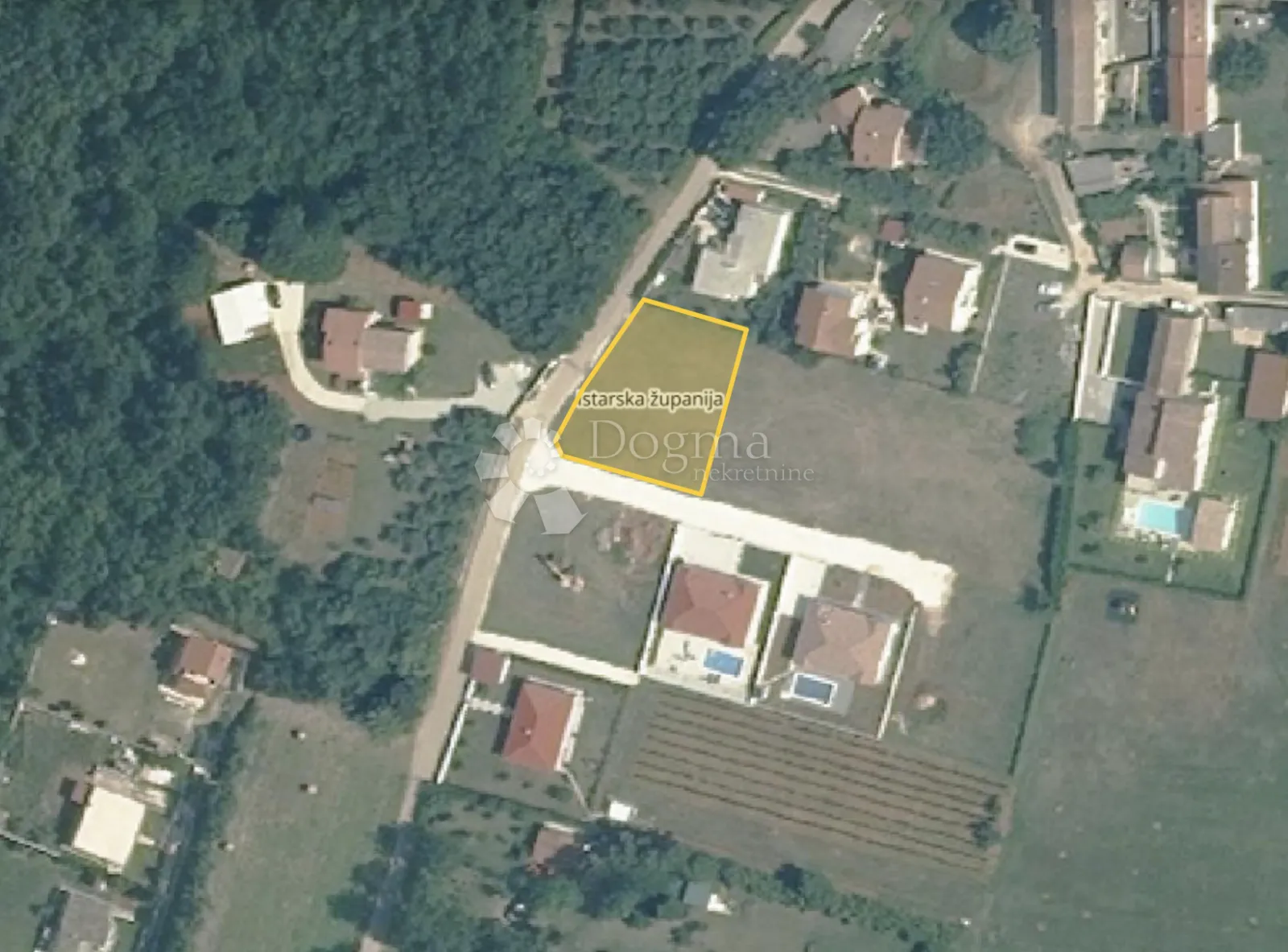 lijepa pravilna građevinska parcela - loborika - slika 6