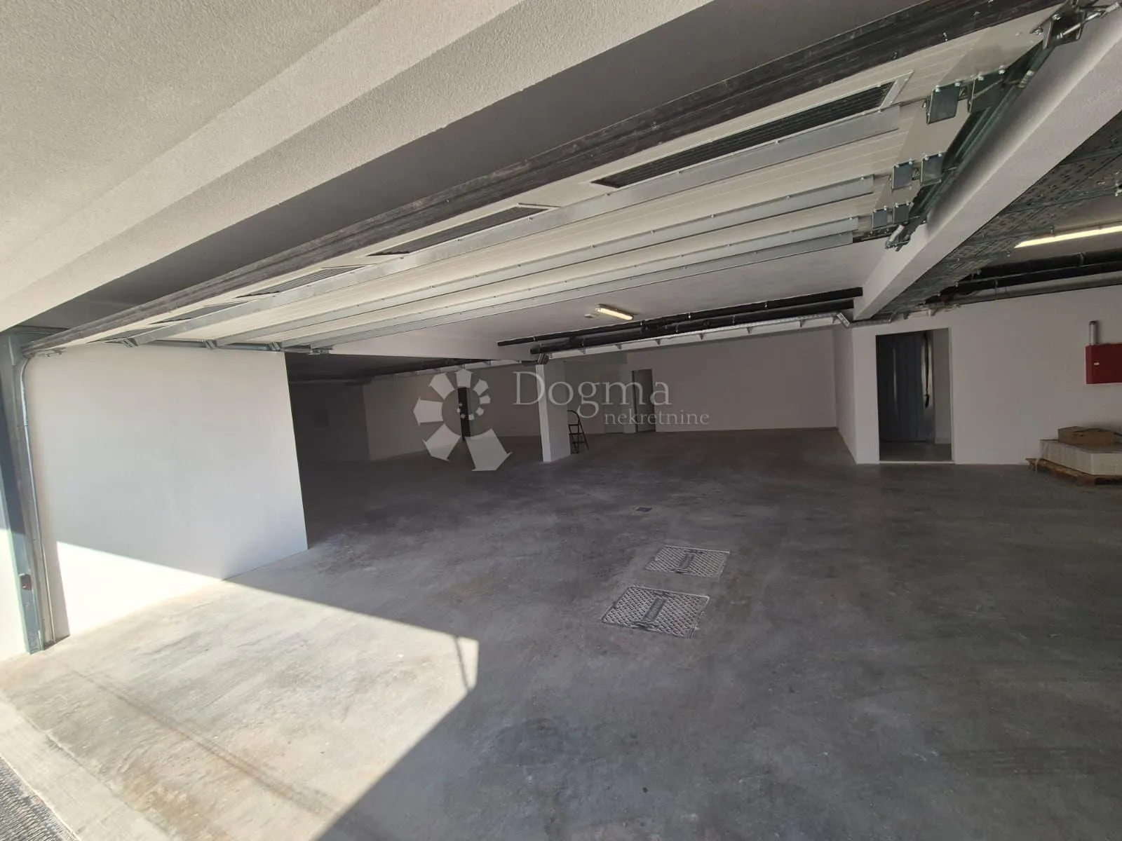 novogradnja – luksuzni penthouse (s17) s jacuzzijem i panoramskim pogledom na more – okrug gornji - slika 10