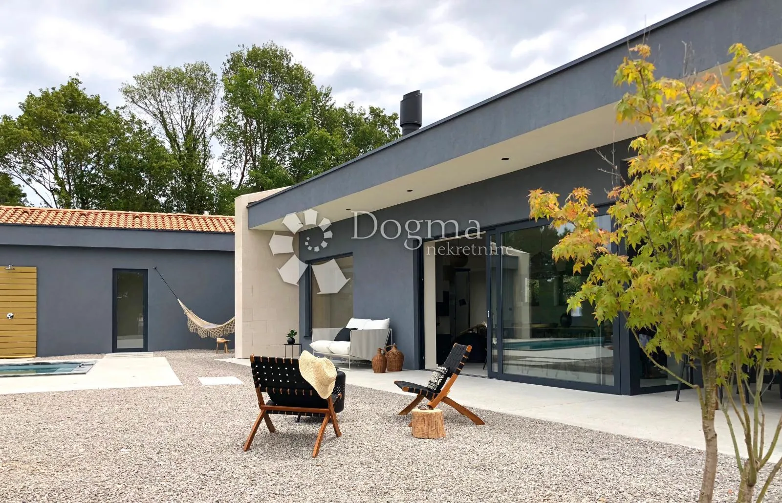 istra sveti lovreč vila na osami sa velikom okućnicom - slika 23