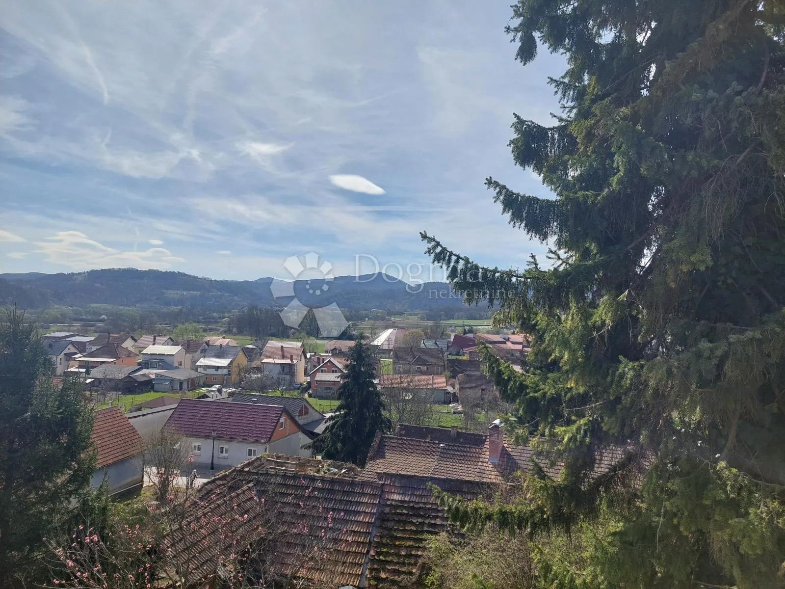 kuća sa velikim potencijalom - slika 37