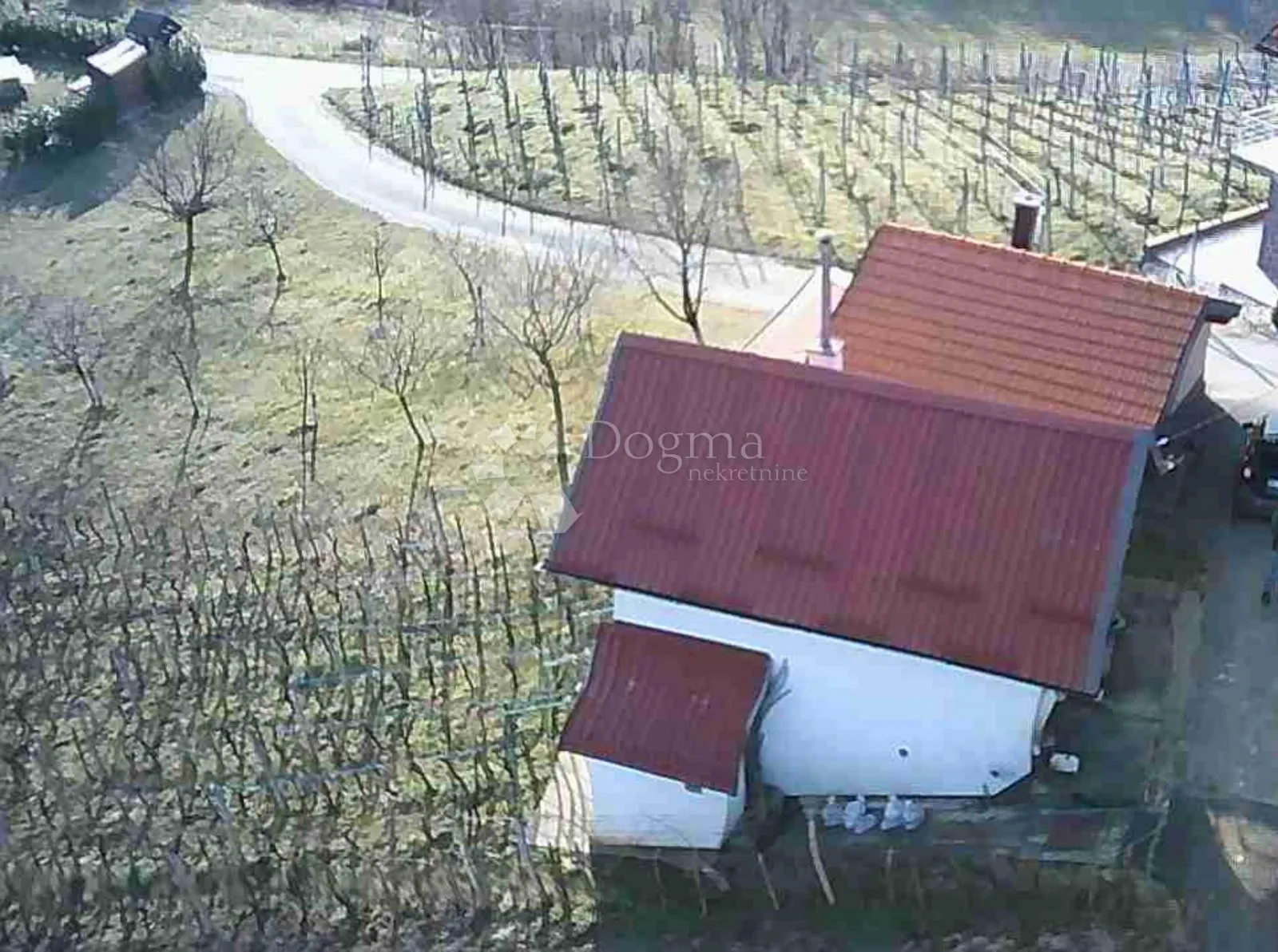 dvije vikendice sa vinogradom na brijegu iznad krapine! - slika 20