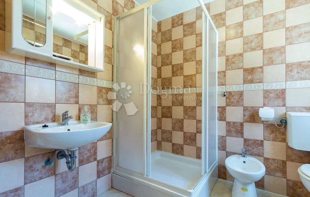 predivna kuća u ližnjanu - slika 23