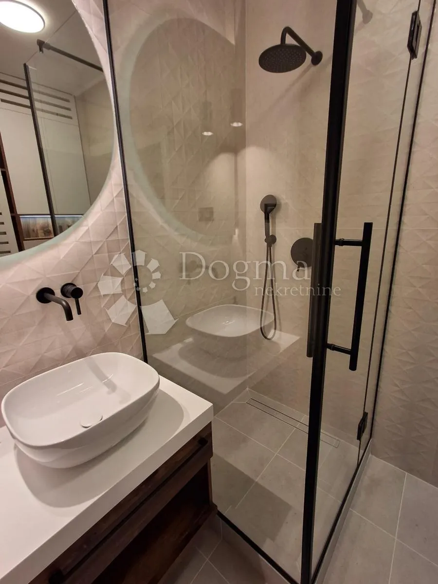 dizajnerski studio apartman u poslovnom centru raba!!! samo kod nas! - slika 28