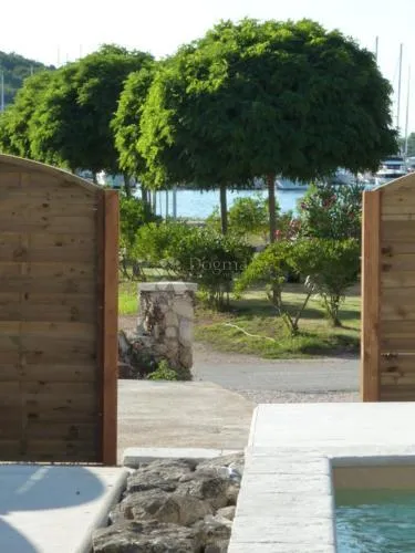 kamena renovirana kuća do mora - slika 2