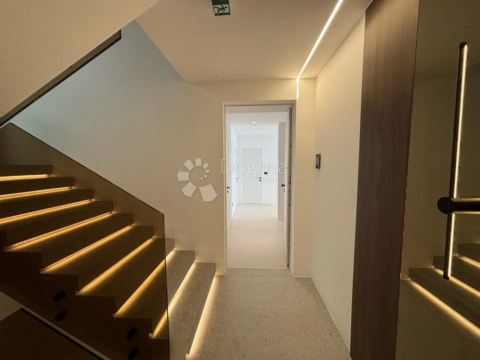 luksuzan stan, 144 m2, s pogledom (novogradnja) - slika 12