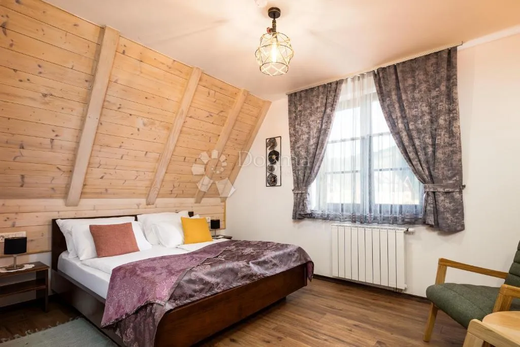 odličan manji hotel sa uigranim poslom - slika 35