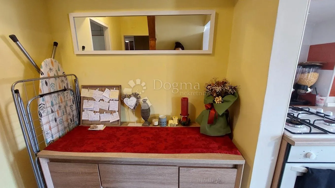 kuća sa 3 apartmana u centru rovinja! - slika 26