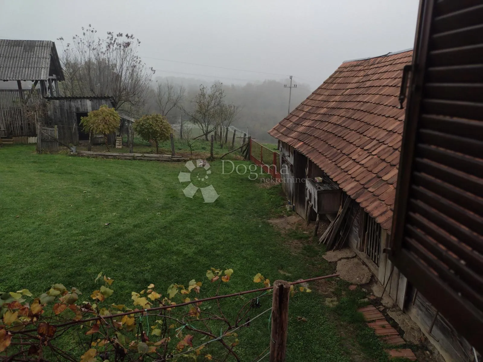 kuća, livade, gosp. zgrade, šuma, potočić... - slika 12