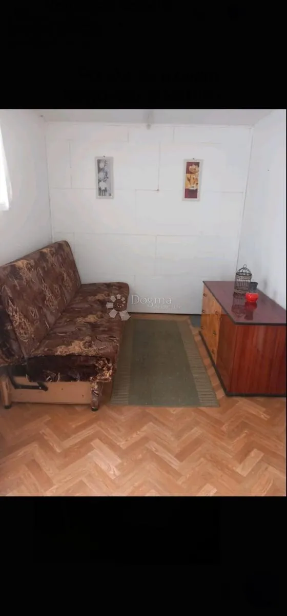 dvije manje kuce okolica kavrana - slika 6