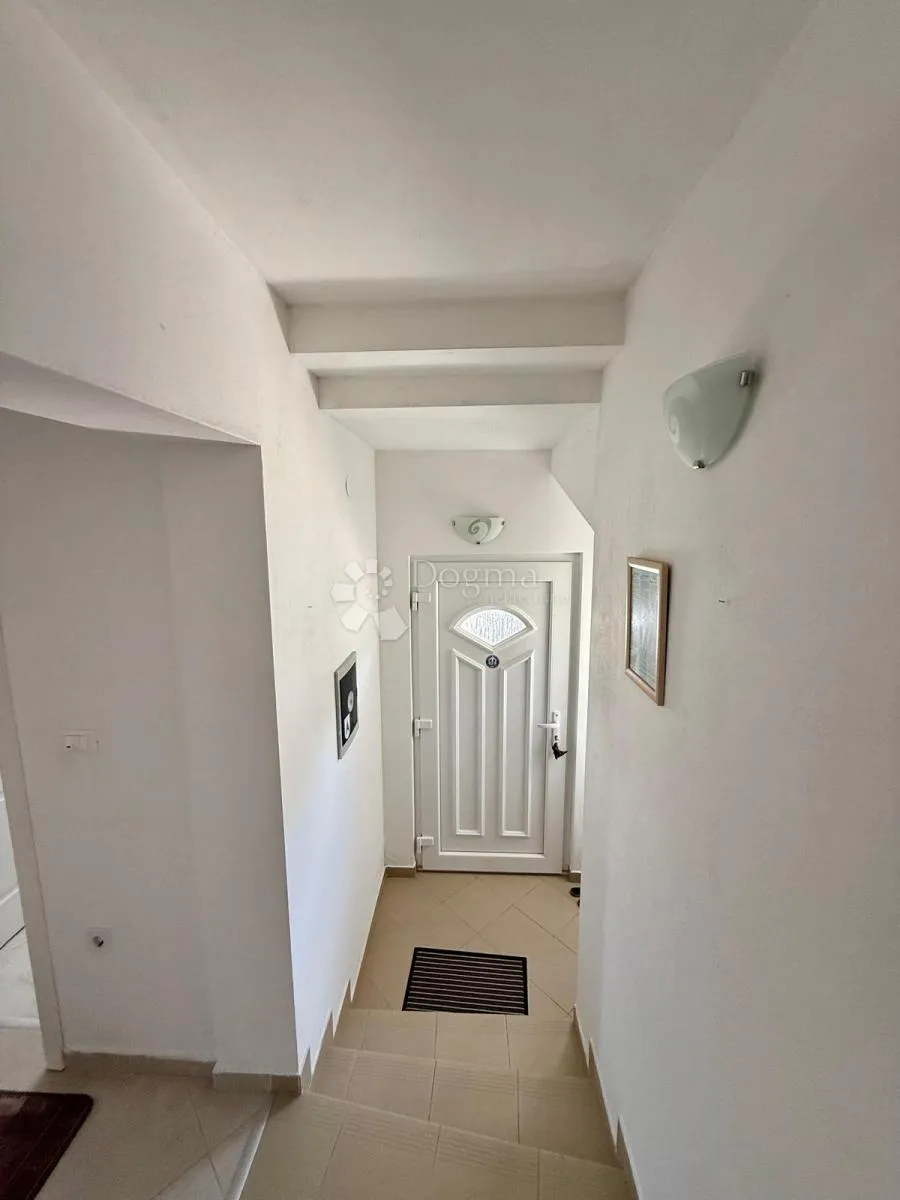 kuća s 3 apartmana i garažom blizu mora - fažana - slika 35