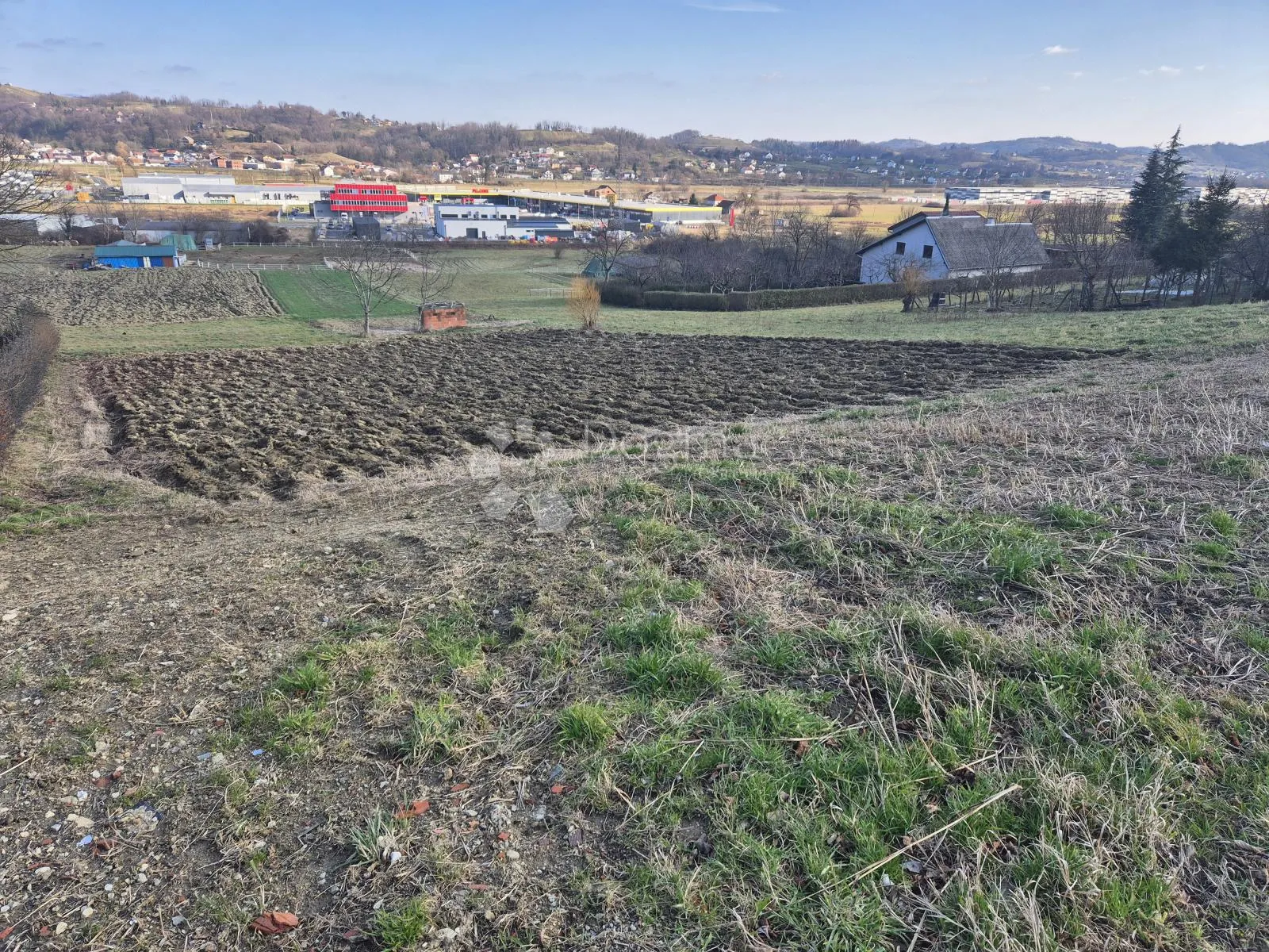 građevinsko zemljište 1.298m² u krapini! - slika 1