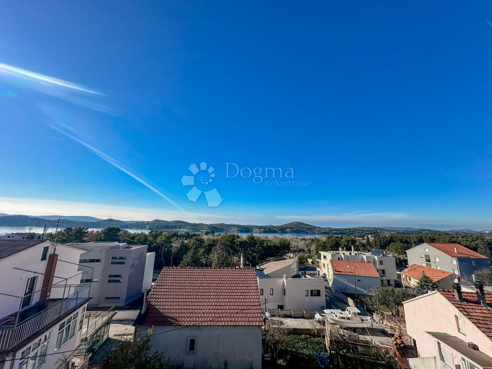 šibenik, dvoetažni stan s panoramskim pogeldom i garažom, 250 m2 - slika 16