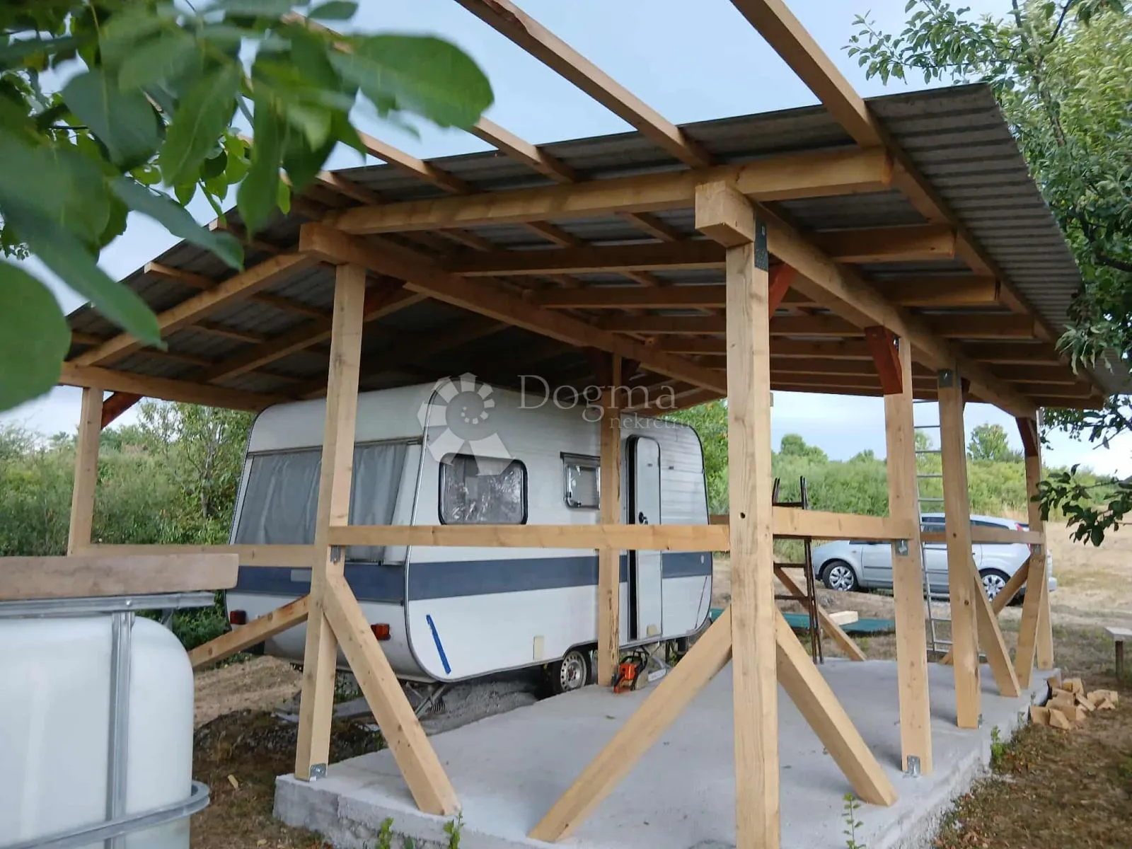 poljoprivredno zemljište sa kamp kućicom - slika 7