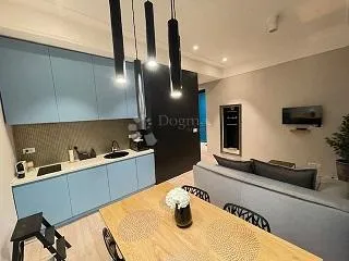 iznajmljujem tri sobe i dva apartmana u samom centru grada - slika 3