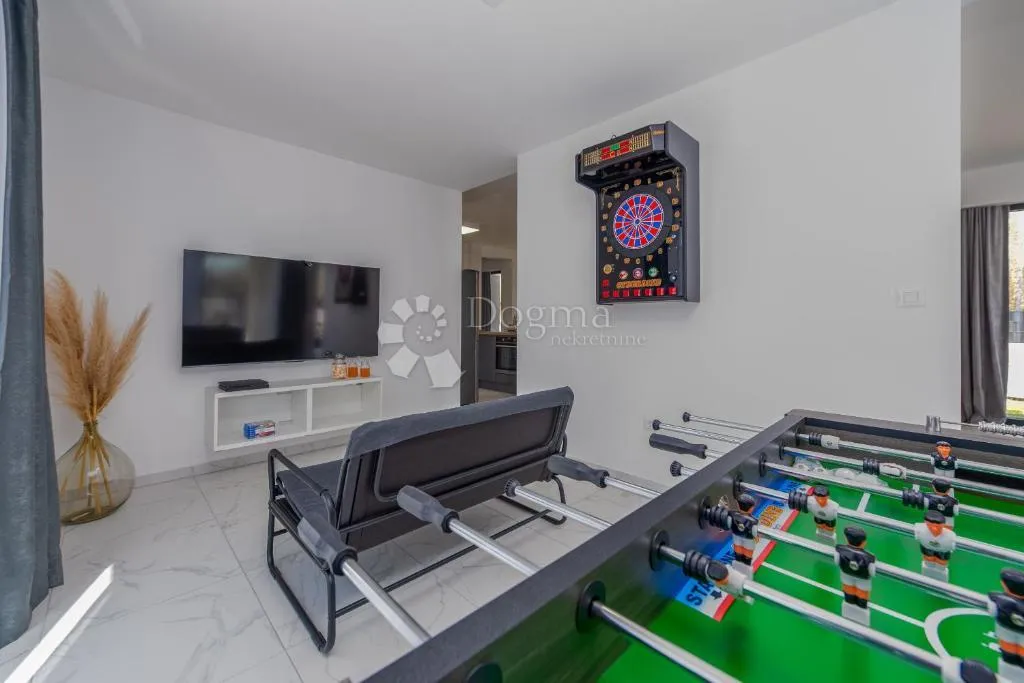 privlaka: moderna vila s bazenom - slika 12