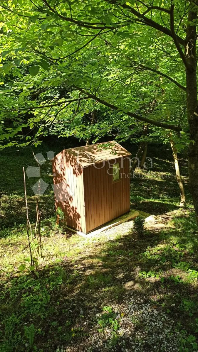 zemljište sa kućicom i spremištem, te wc-om nadomak zaboka - slika 8