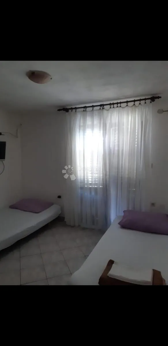 cesarica kuća sa 3 app i garaža - slika 13