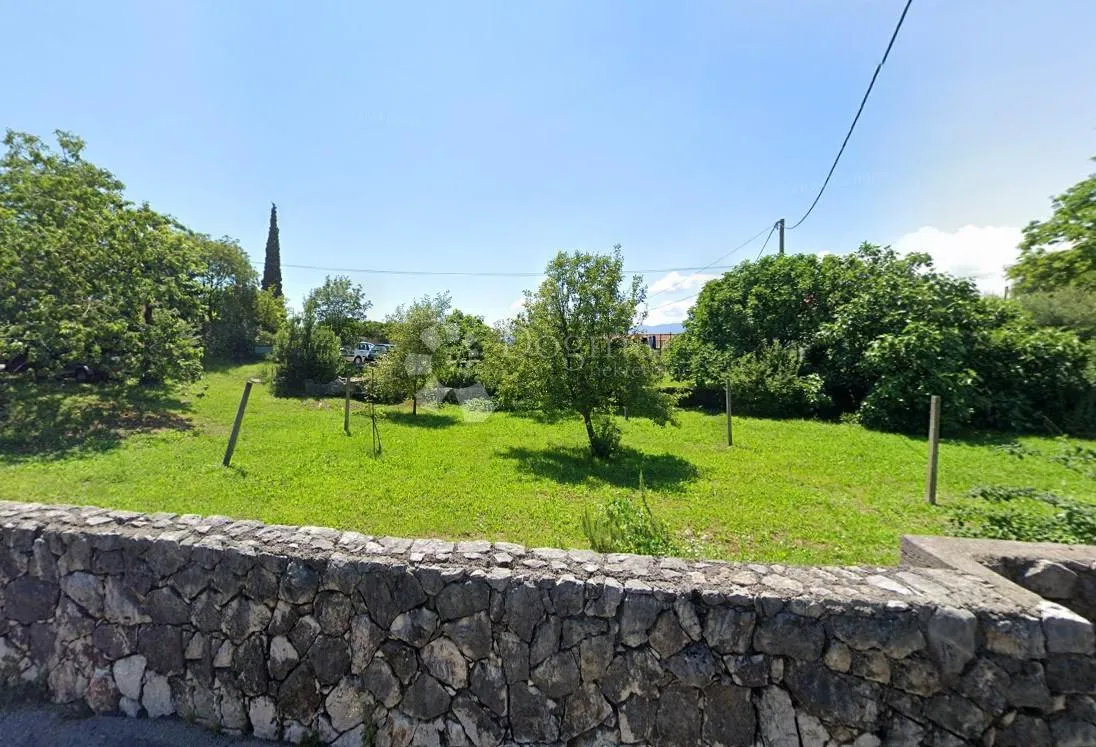 građevinski teren sa strujom i vodom na odličnoj lokaciji! - slika 3