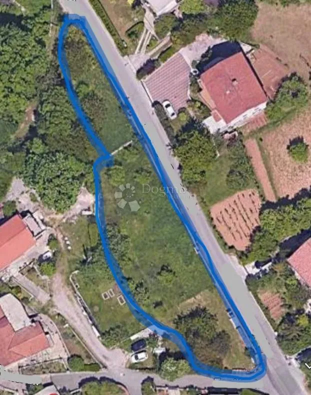 Građevinski teren sa strujom i vodom na odličnoj lokaciji! - Rijeka