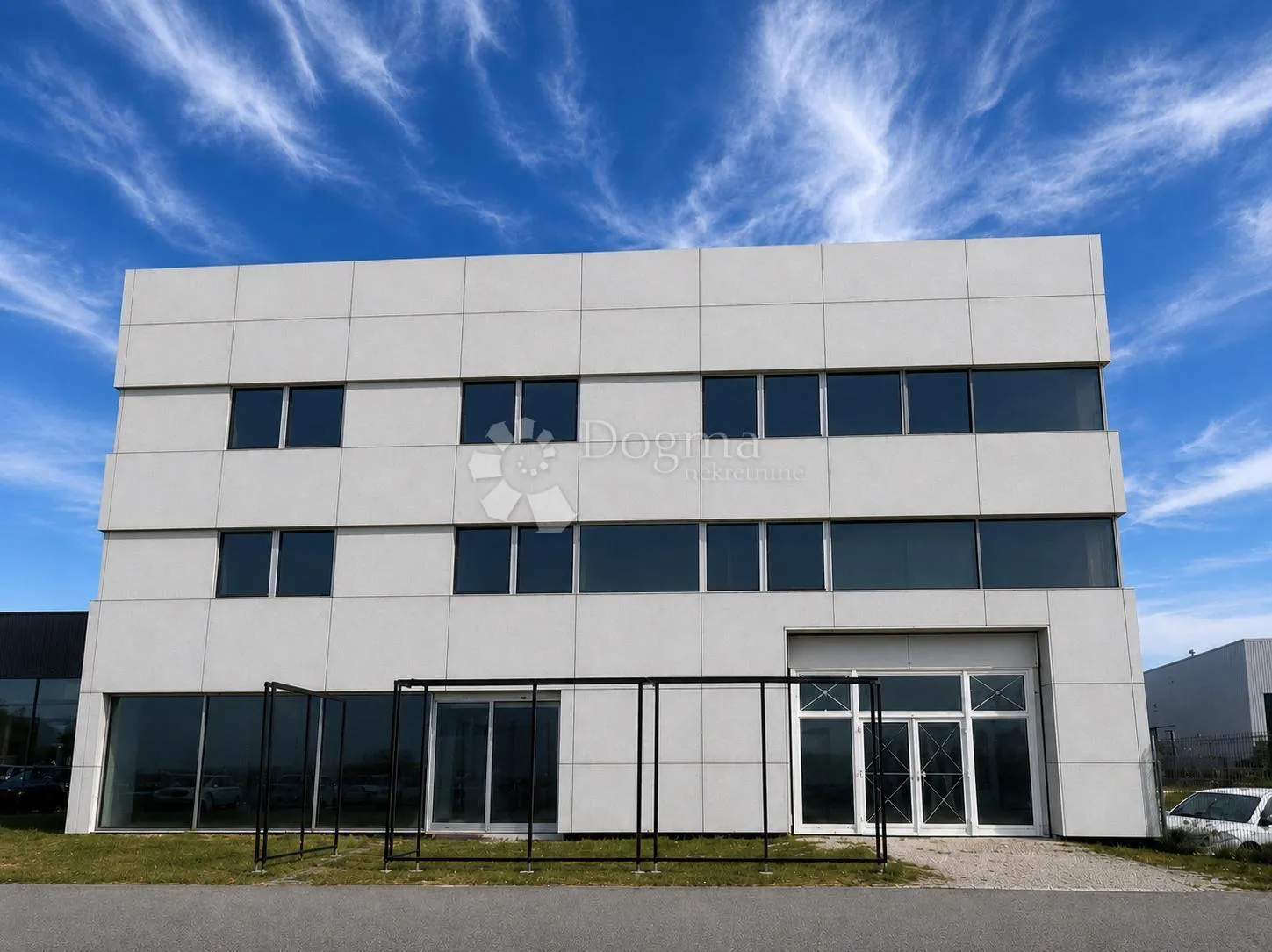 osijek, čepinska, 150 m² top lokacija - slika 4