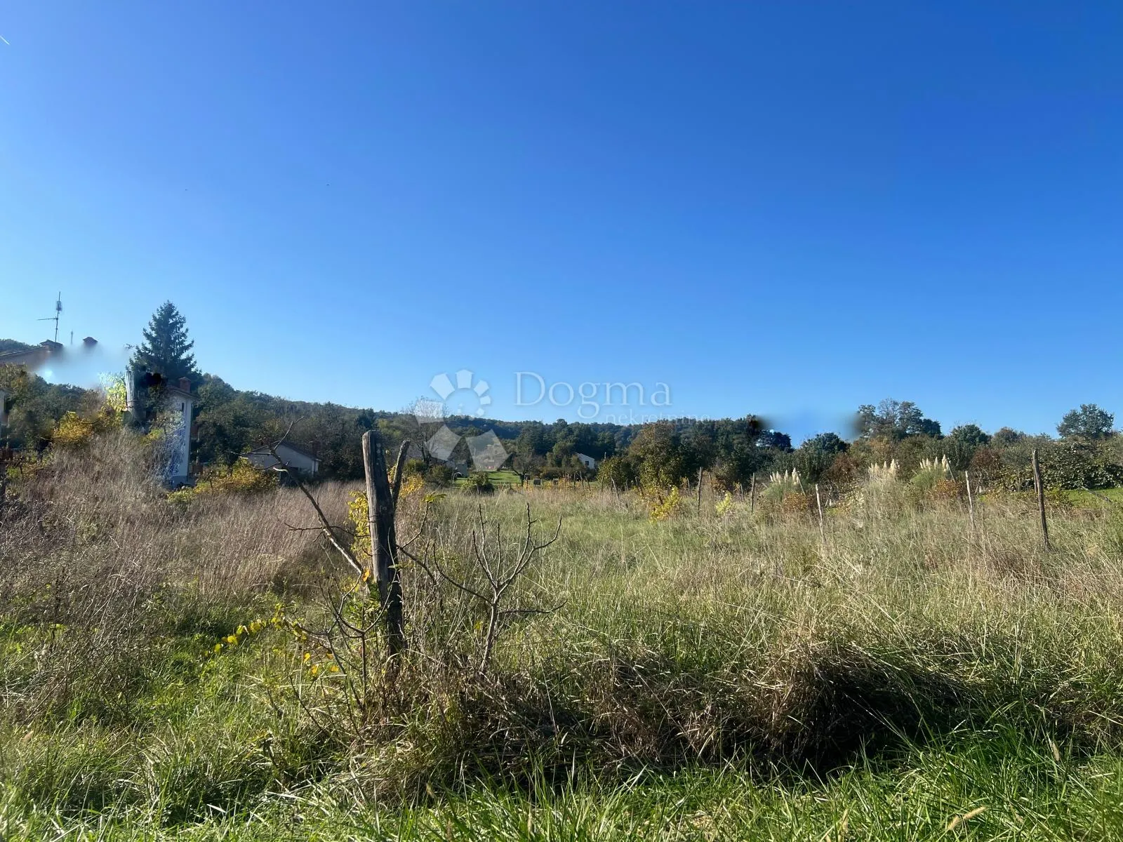 građevinsko zemljište pravilnog oblika 2030 m2 - slika 2