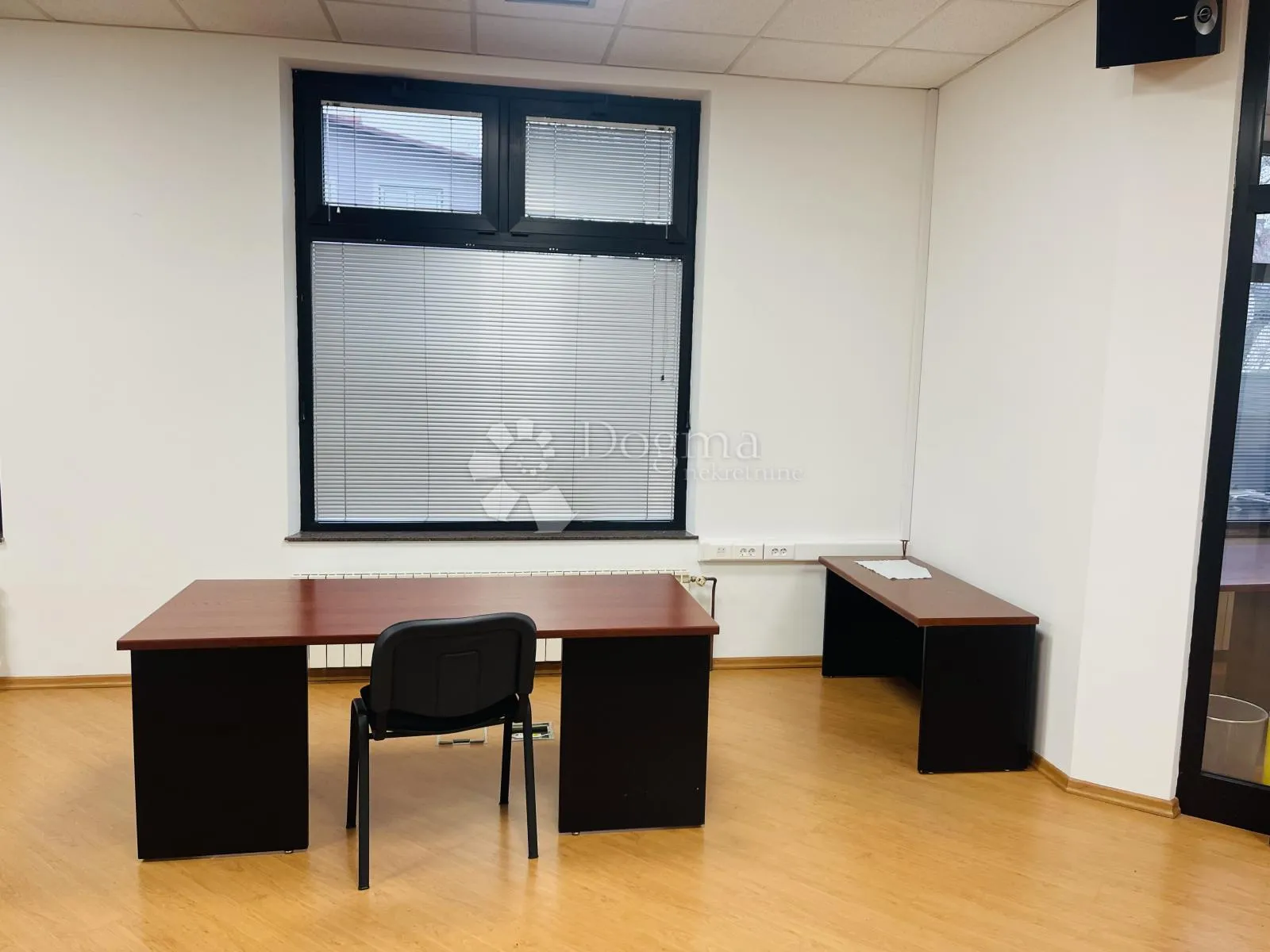 poslovni prostor 115m2 - trnje, najam - slika 9