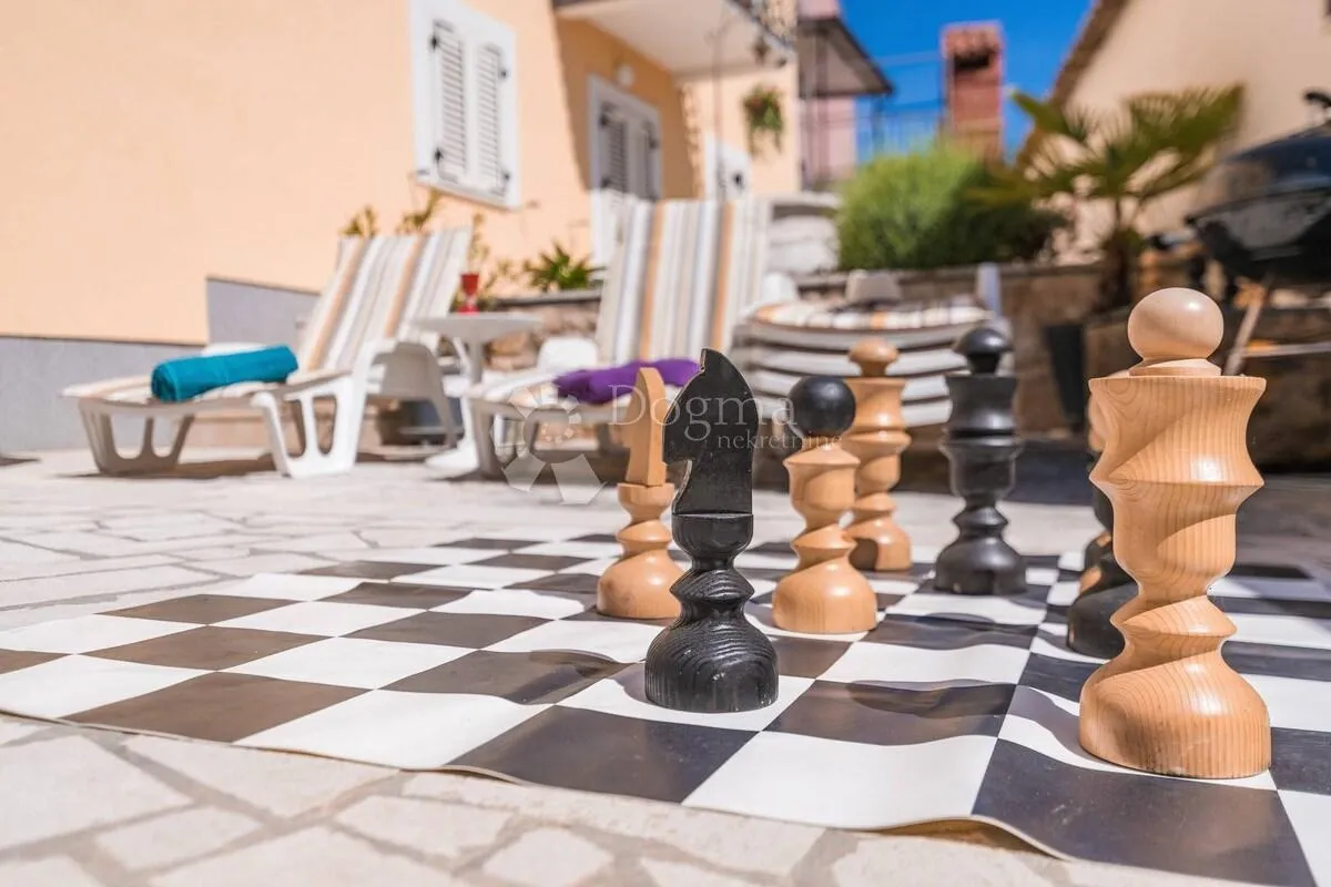 prostrana kuća u vodnjanu sa prekrasnim pogledom na more - slika 40